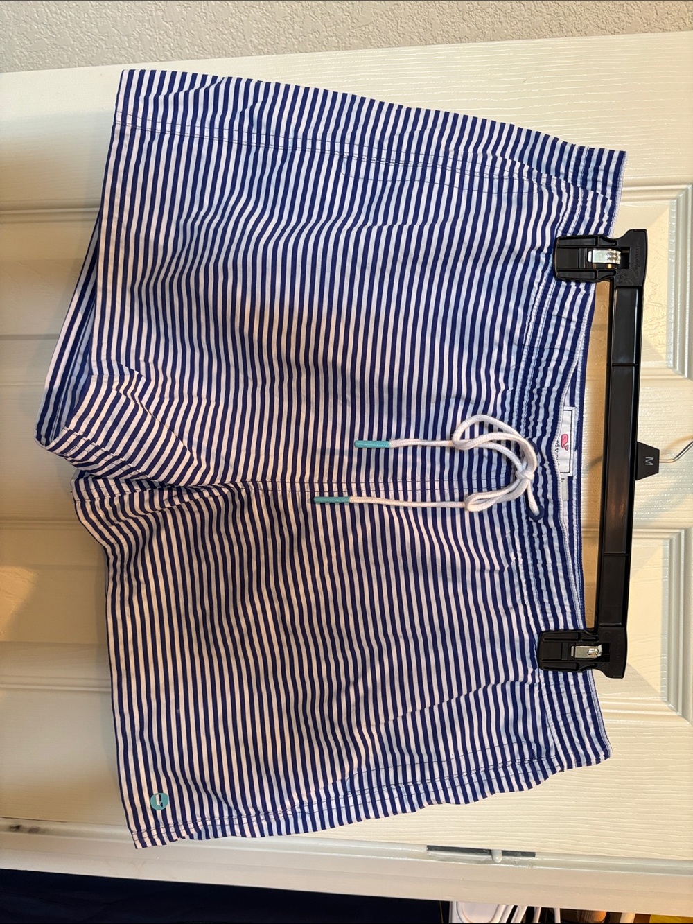 Vineyard Vines Mens Striped Swim Trunks Blue White Lined Board Shorts L NWOT